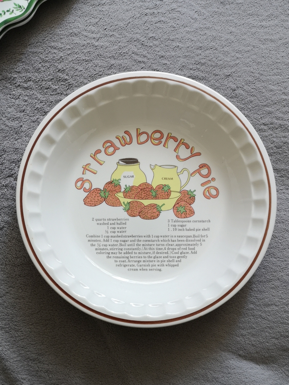 Highly Desirable Vintage Mansour Collection Korea Strawberry Pie Plate READ